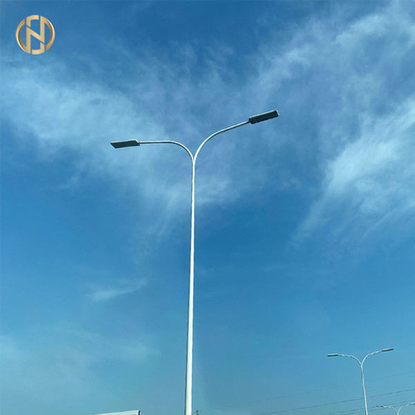 কাস্টমাইজড পেইন্টিং রঙ হট ডপ গ্যালভানাইজড এবং ইলেক্ট্রোস্ট্যাটিক স্প্রে স্ট্রিট লাইট মেরু স্থায়িত্বের জন্য